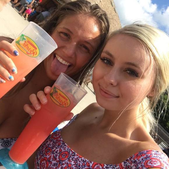 Meet your Posher, Brooke - Picture 1 of 1